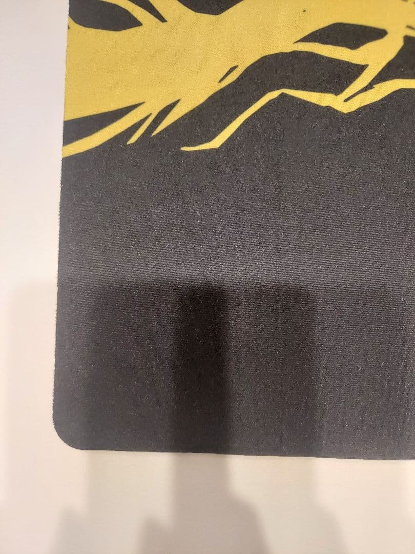 超貴重！海外ポケモンセンター限定 電撃ピカチュウ プレイマット