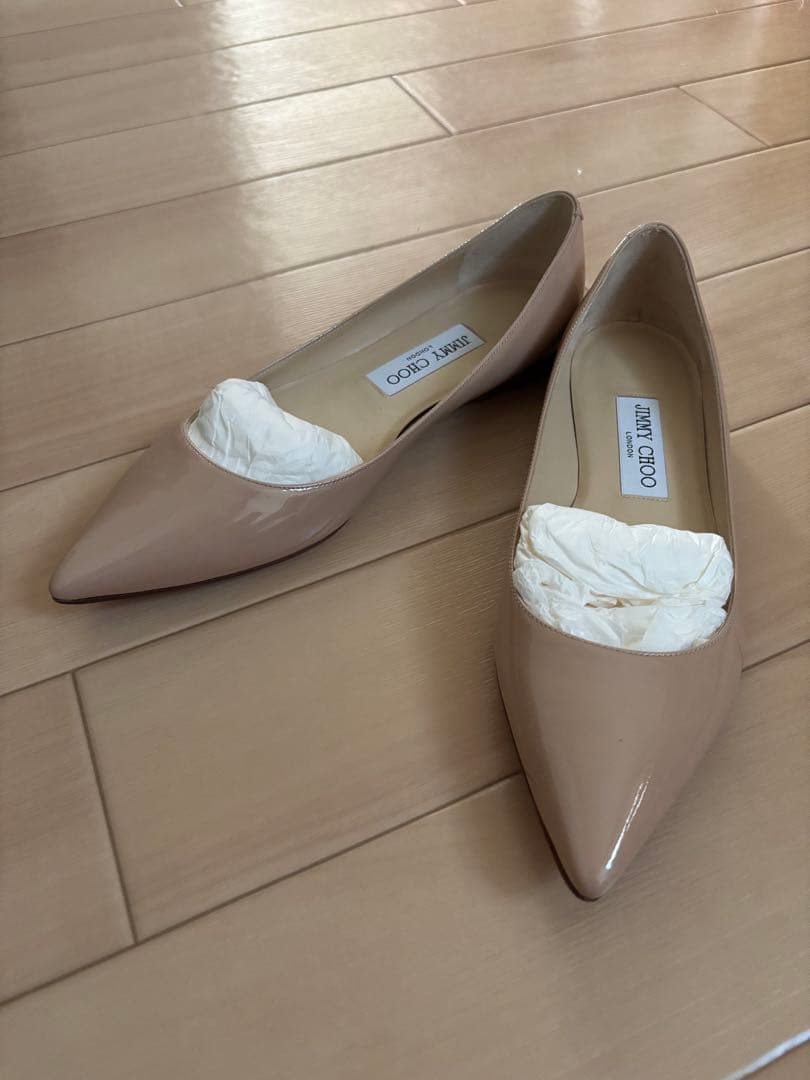 【美品】Jimmy Chooベージュ パテントレザー　フラットシューズ　24cm
