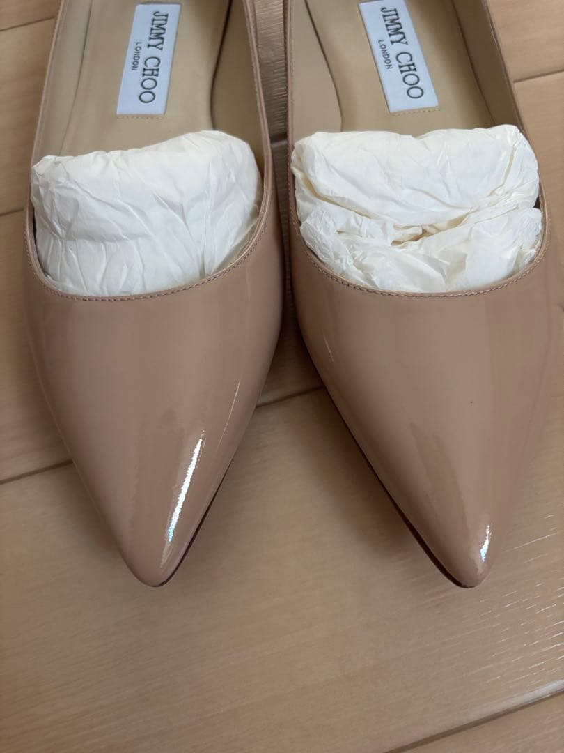 【美品】Jimmy Chooベージュ パテントレザー　フラットシューズ　24cm