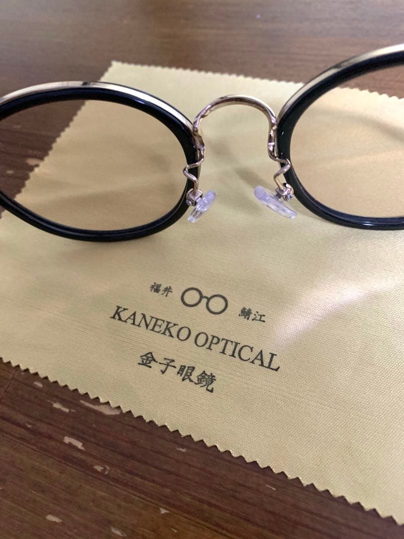 金子眼鏡　15%カラーレンズ入り