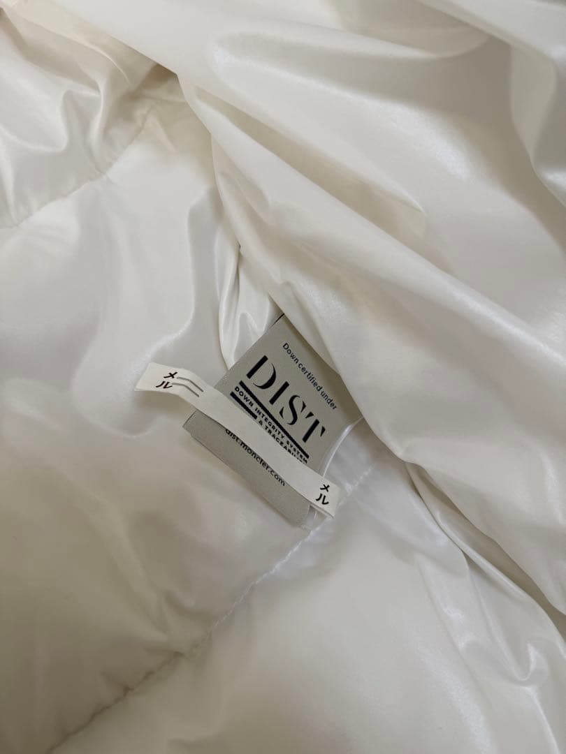 専用となります。MONCLER ホワイト ダウンジャケット　メンズ　白