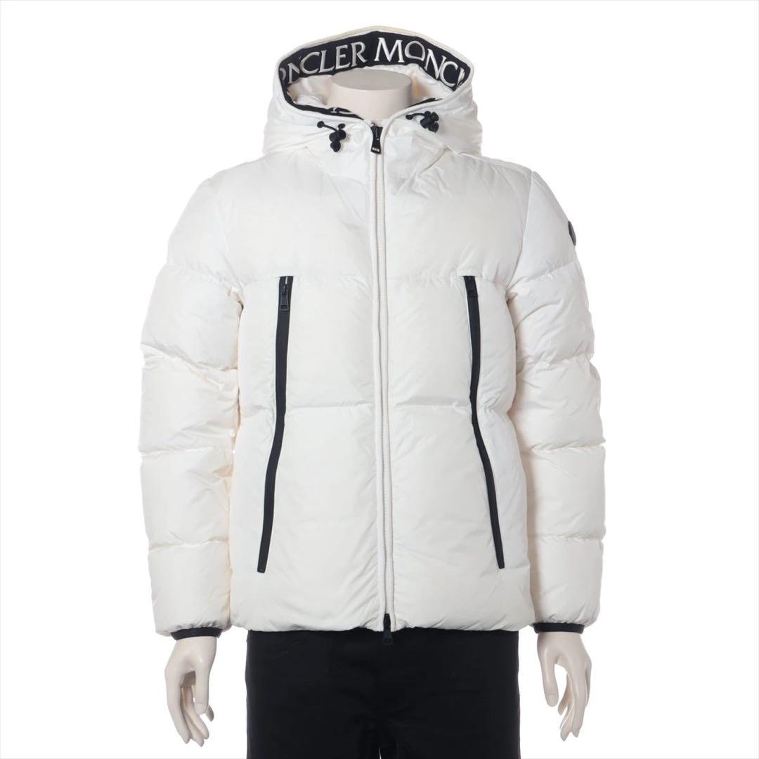 専用となります。MONCLER ホワイト ダウンジャケット　メンズ　白
