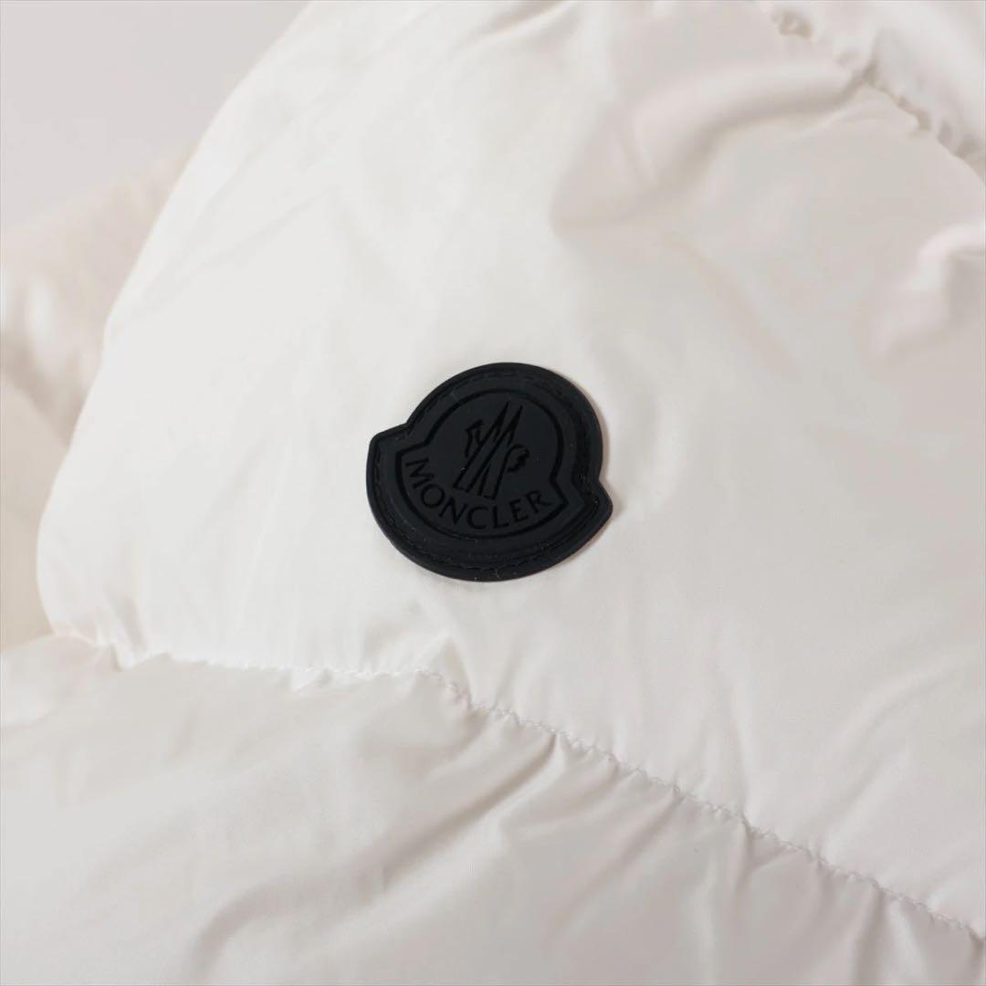 専用となります。MONCLER ホワイト ダウンジャケット　メンズ　白