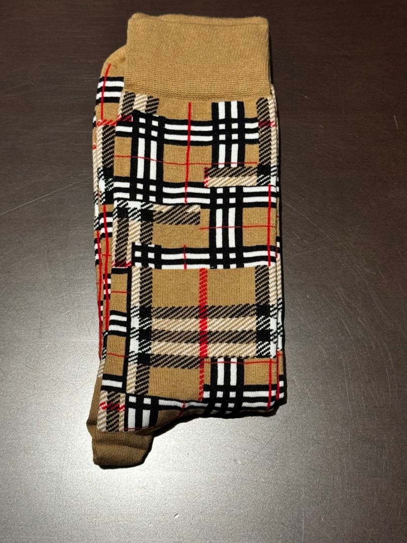 【新品未使用】BURBERRY チェック柄ソックス　Mサイズ