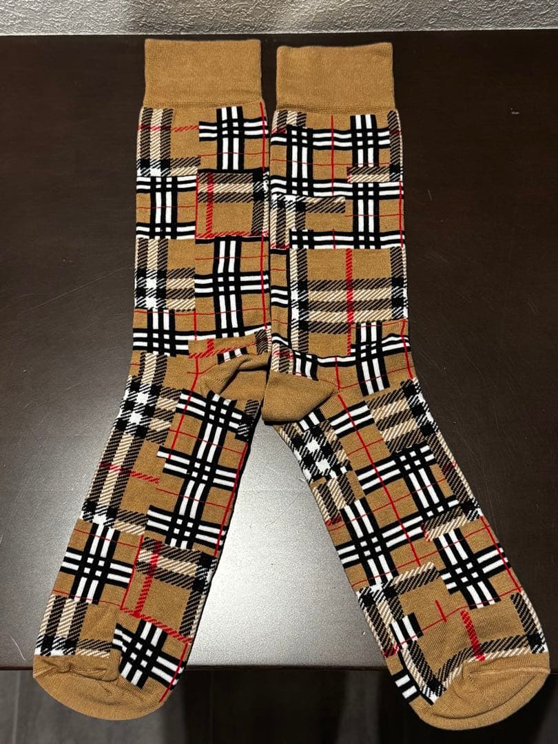 【新品未使用】BURBERRY チェック柄ソックス　Mサイズ