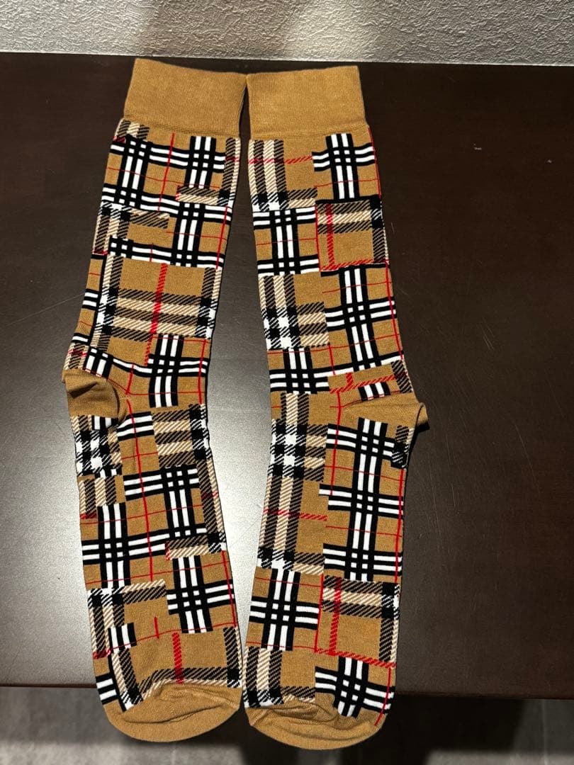 【新品未使用】BURBERRY チェック柄ソックス　Mサイズ