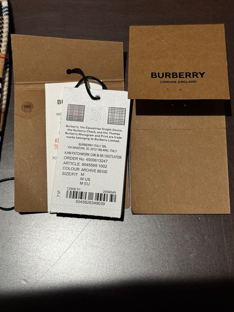 【新品未使用】BURBERRY チェック柄ソックス　Mサイズ