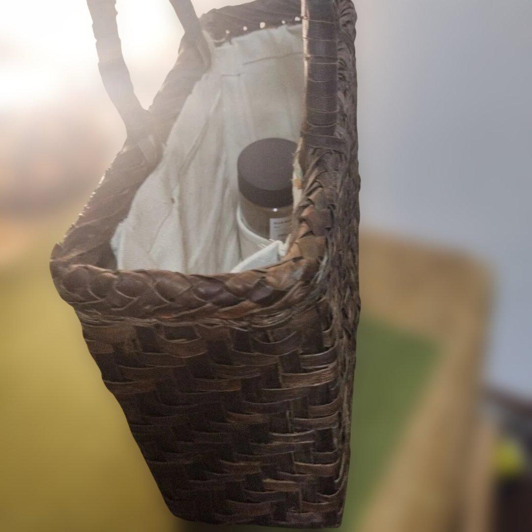 ゆ*ン様 胡桃の皮網代編み籠バック　中　約高さ23横30幅10