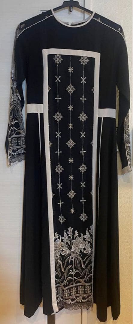 murral 刺繍ワンピース　ブラック　ミューラル