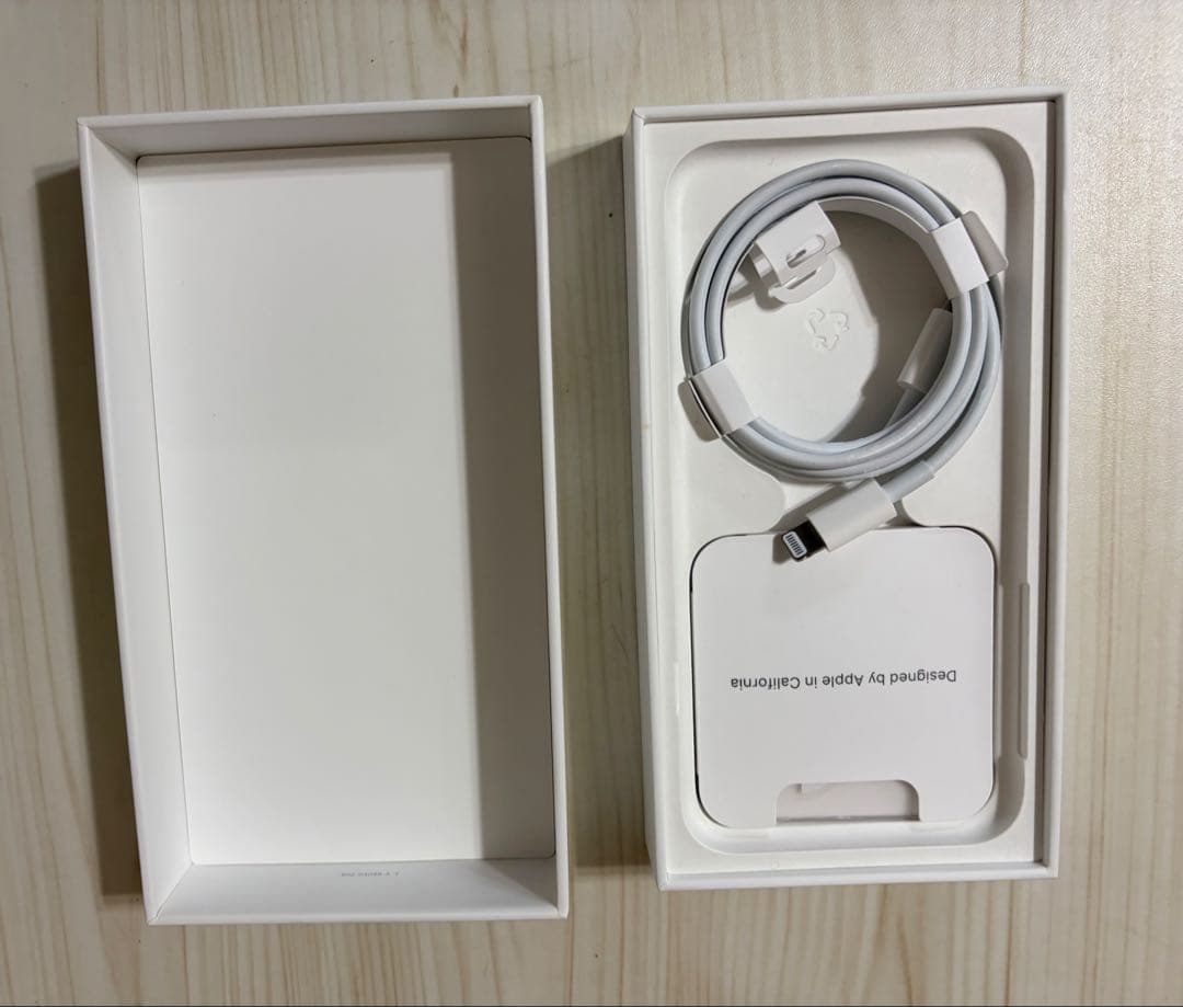 Apple iPhone SE（第２世代）128GB