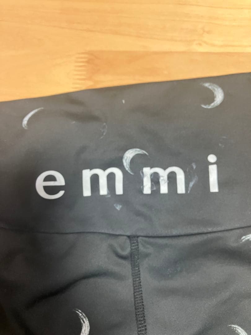 emmiブラトップ×レギンス ムーン柄　上下　セットアップ　ブラック