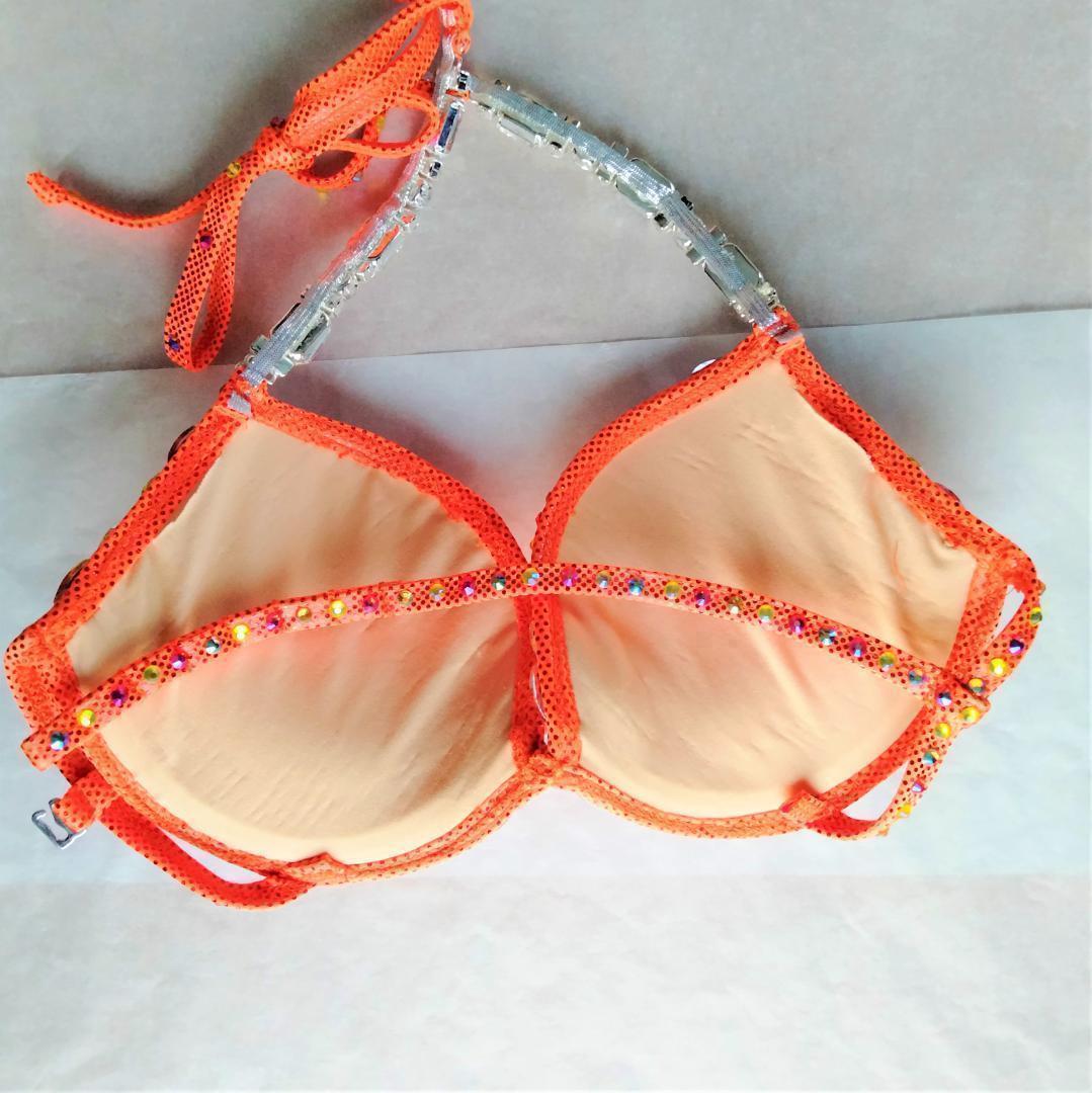 美品　1度着用　コンテストビキニ　新品ビキニケースとブレスレット2個付き　FWJ