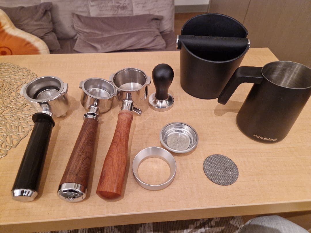 h*a様 De'Longhi デロンギ ECP3220J-BK セット【美品】