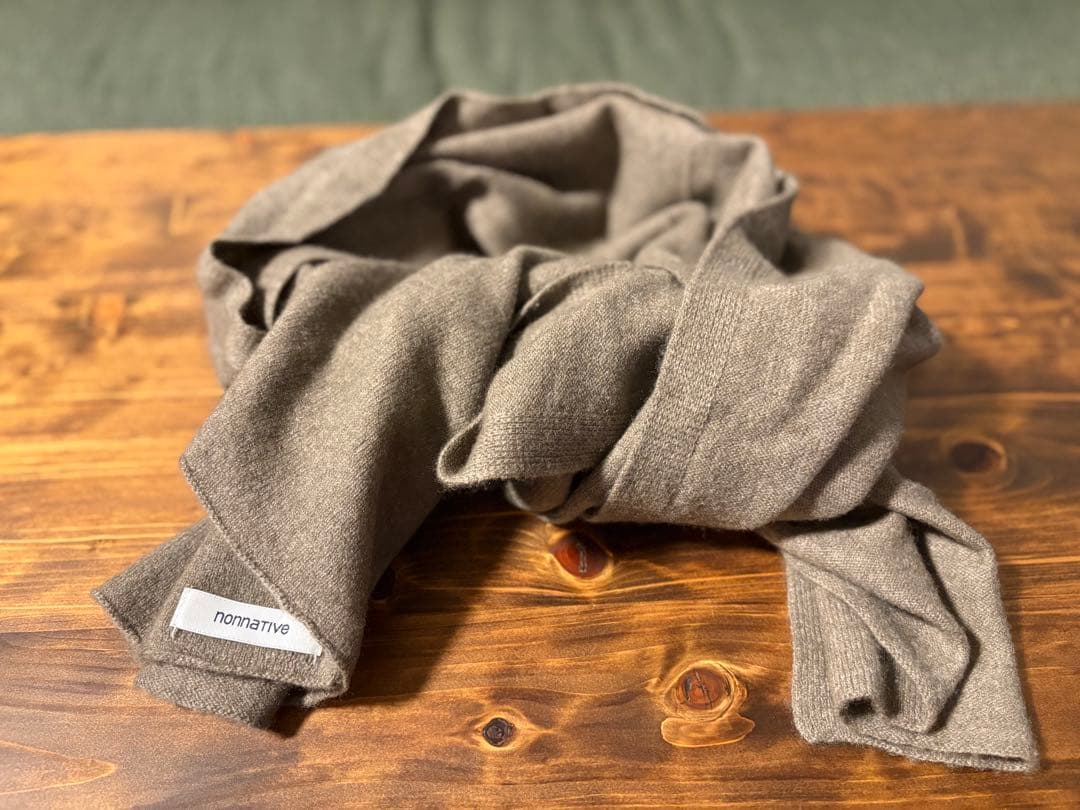 小物 nonnative DWELLER LONG STOLE W/CA YARN