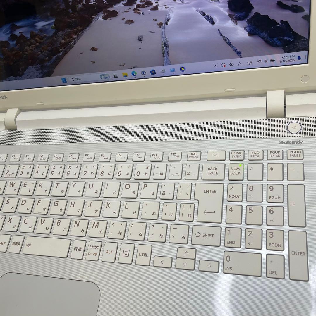 東芝 Dynabook AZ65 i7-6500U 8GB SSD256GB