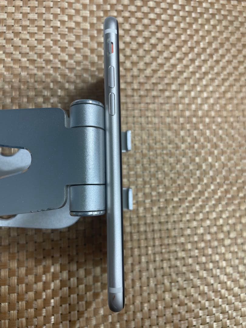 iPhone SE 第3世代 64 GB スターライトSIMフリー【4201】