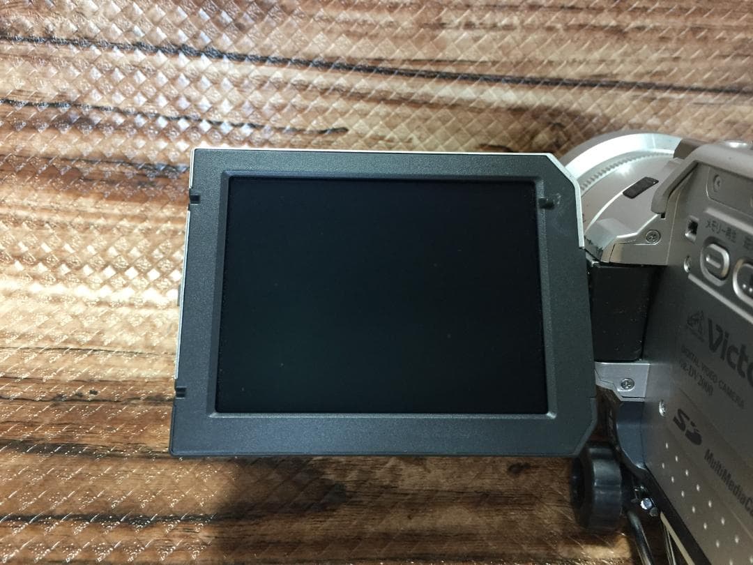 撮影再生ダビングOK　Victor　GR-DV2000　付属品あり　液晶大画面