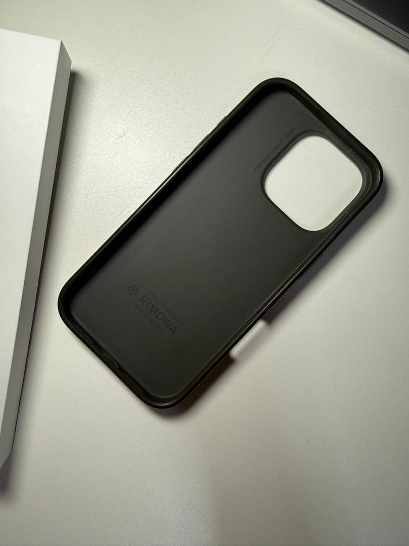 【希少品】RIMOWA iPhone16pro チタニウムケース