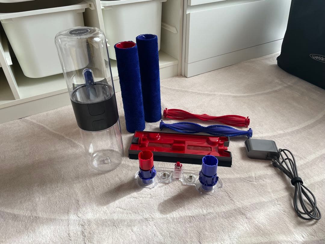 美品　水拭き掃除機コードレス DysonWashG1