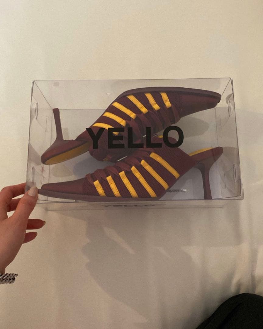 YELLO DAM SNEAKER MULES バーガンディ/イエロー