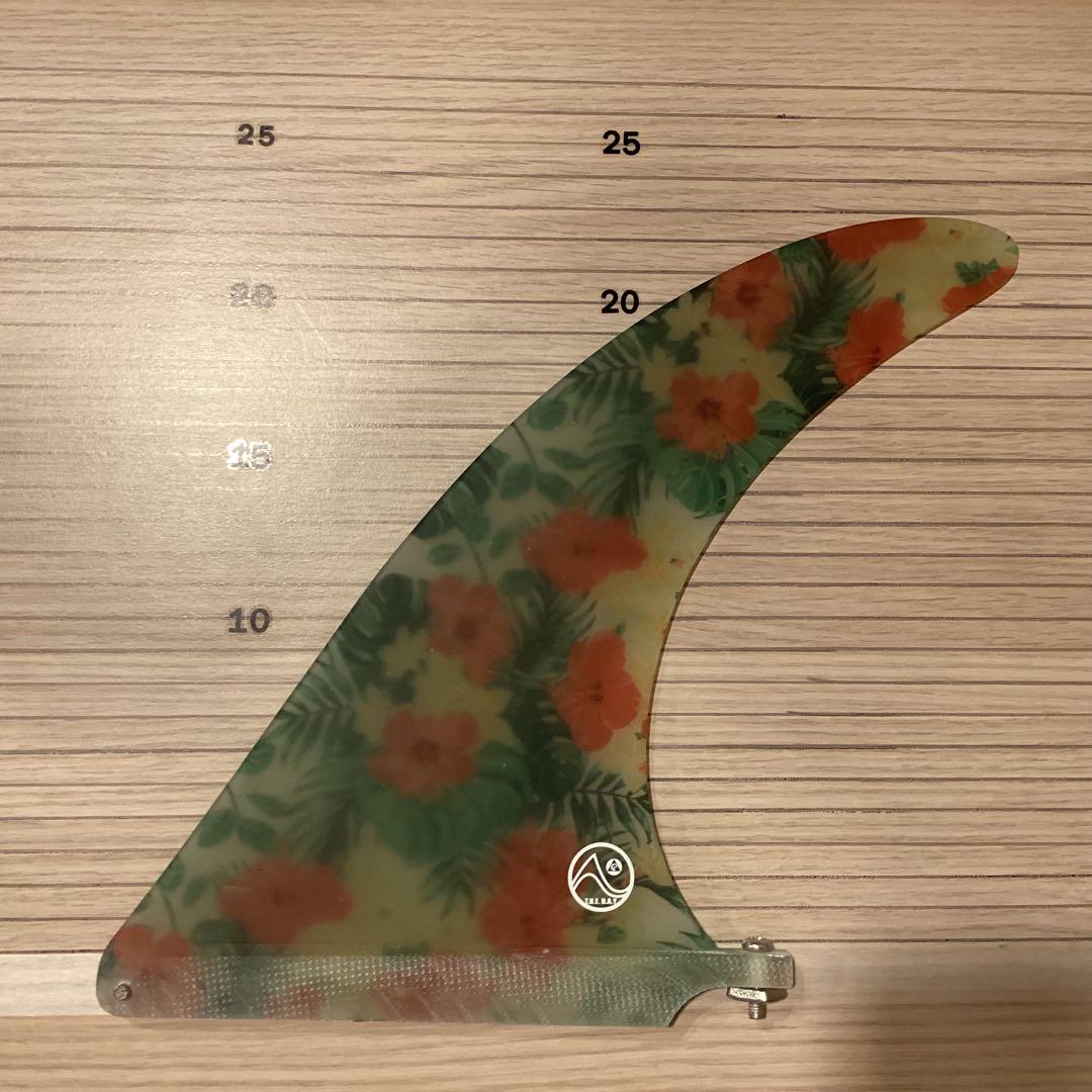 新品未使用シングルフィン9インチ　ハイビスカス柄、 スクリュー付き