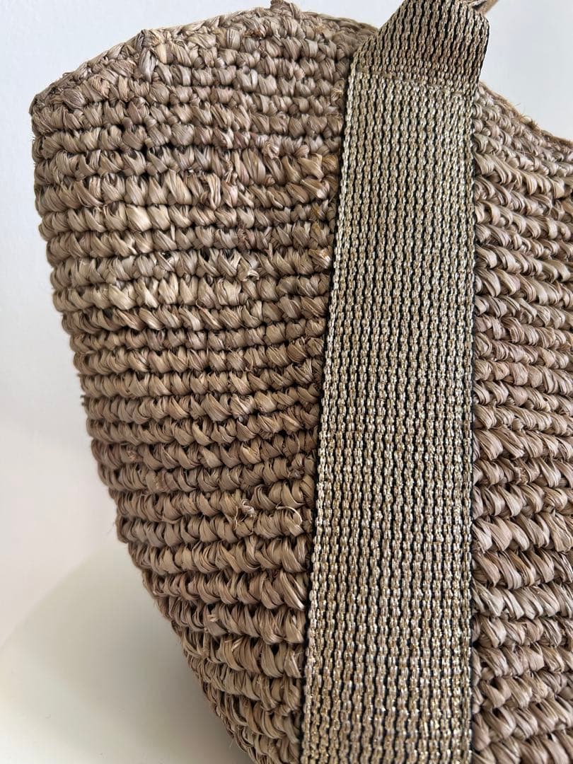 VIOLAD'ORO ゴールド　かごバッグ タッセル付き ヴィオラドーロ