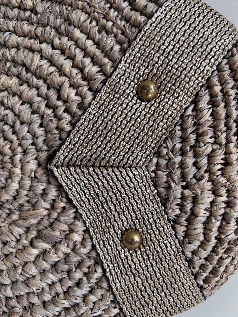 VIOLAD'ORO ゴールド　かごバッグ タッセル付き ヴィオラドーロ