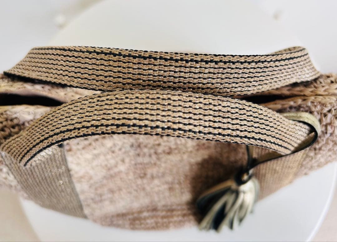 VIOLAD'ORO ゴールド　かごバッグ タッセル付き ヴィオラドーロ