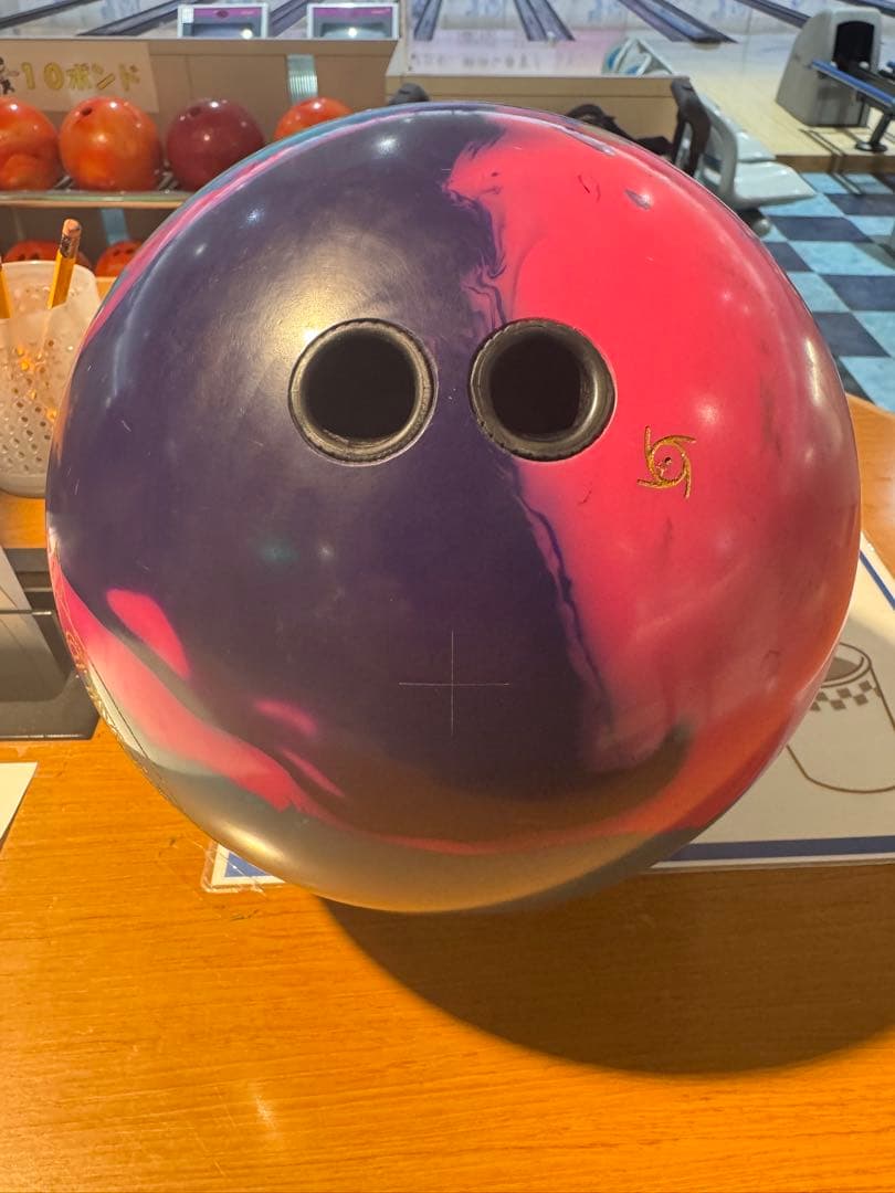 SUMMIT WORLD STORM ボウリングボール