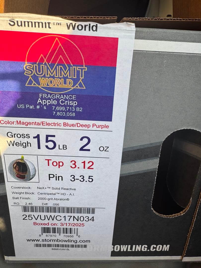 SUMMIT WORLD STORM ボウリングボール