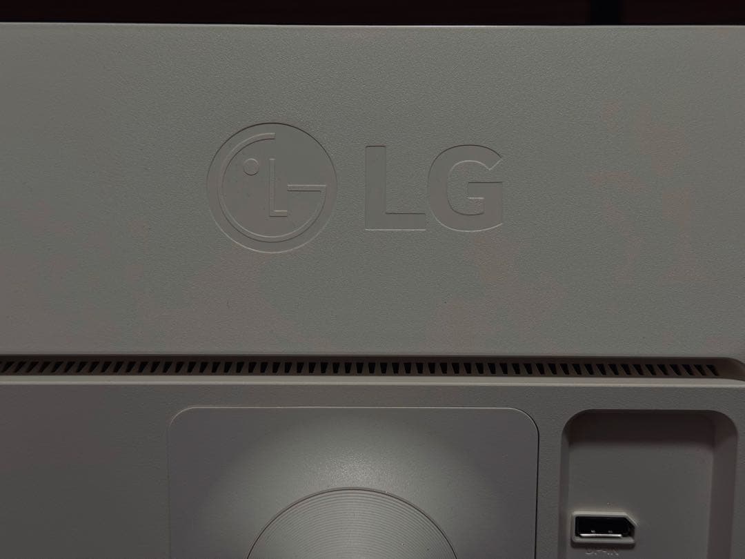 LG 27UL550-W 27インチ 4K 液晶ディスプレイモニター