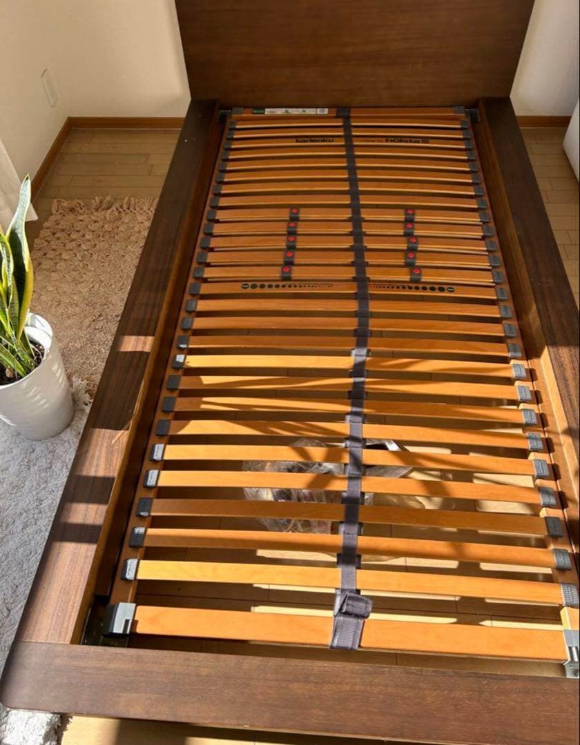 e'sさま購入用　カリモク　ベッドフレーム【3/29 15時まで】