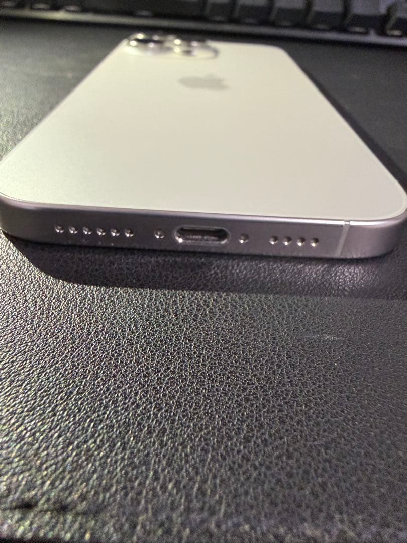 iPhone 16 Pro Max 256GB ナチュラルチタニウムSIMフリー