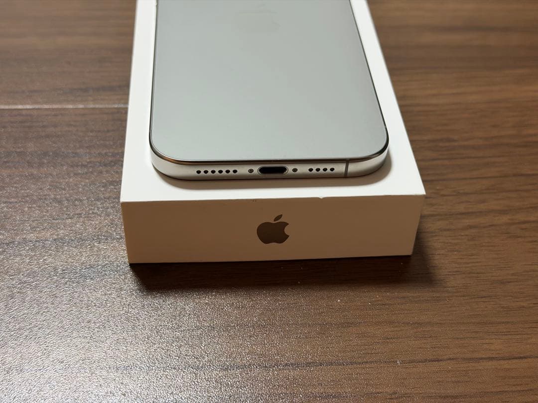 iPhone 16 Pro Max 256GB ナチュラルチタニウムSIMフリー