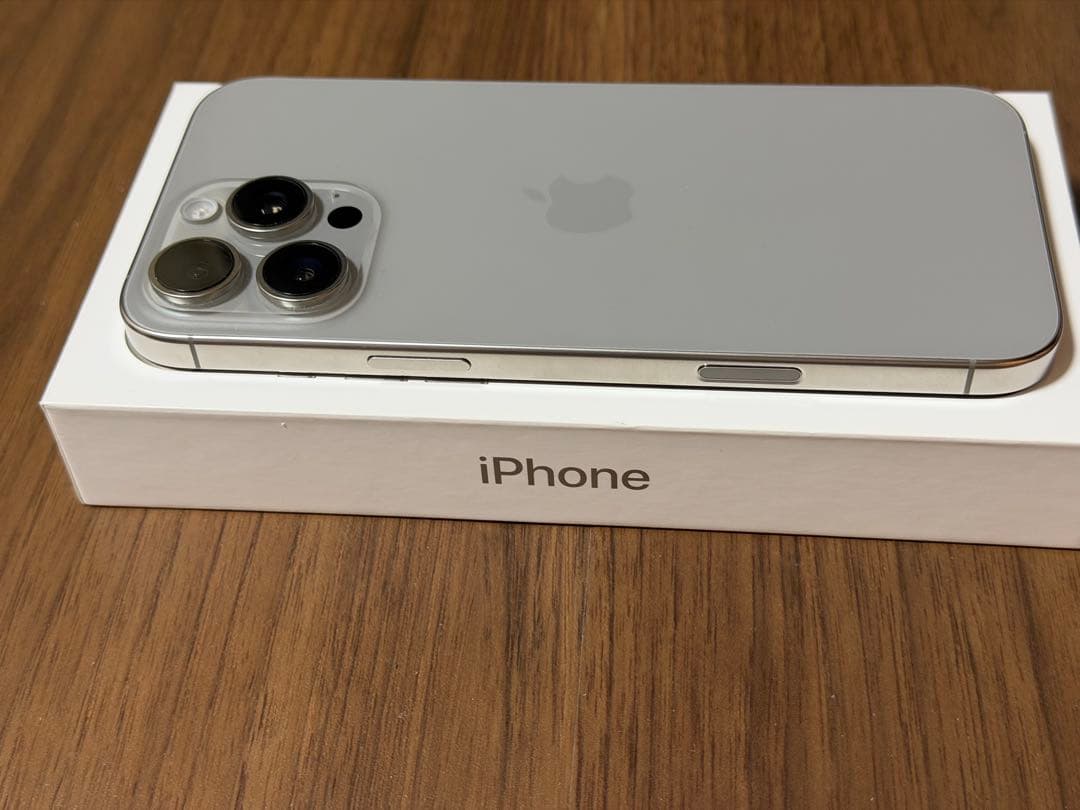 iPhone 16 Pro Max 256GB ナチュラルチタニウムSIMフリー