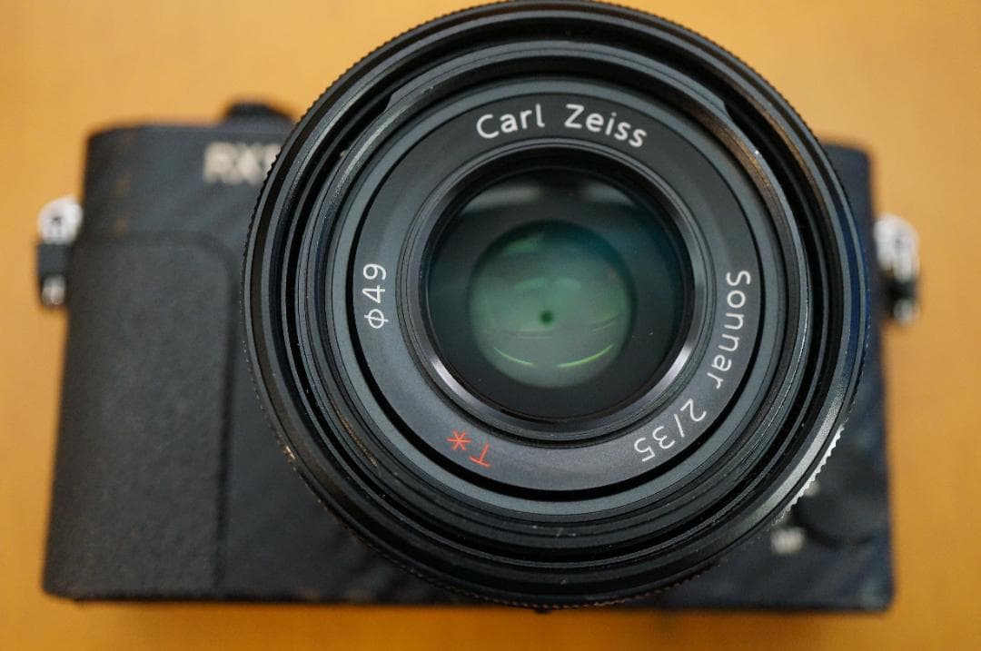 DSC-RX1 　保護ステッカー、予備バッテリー付き