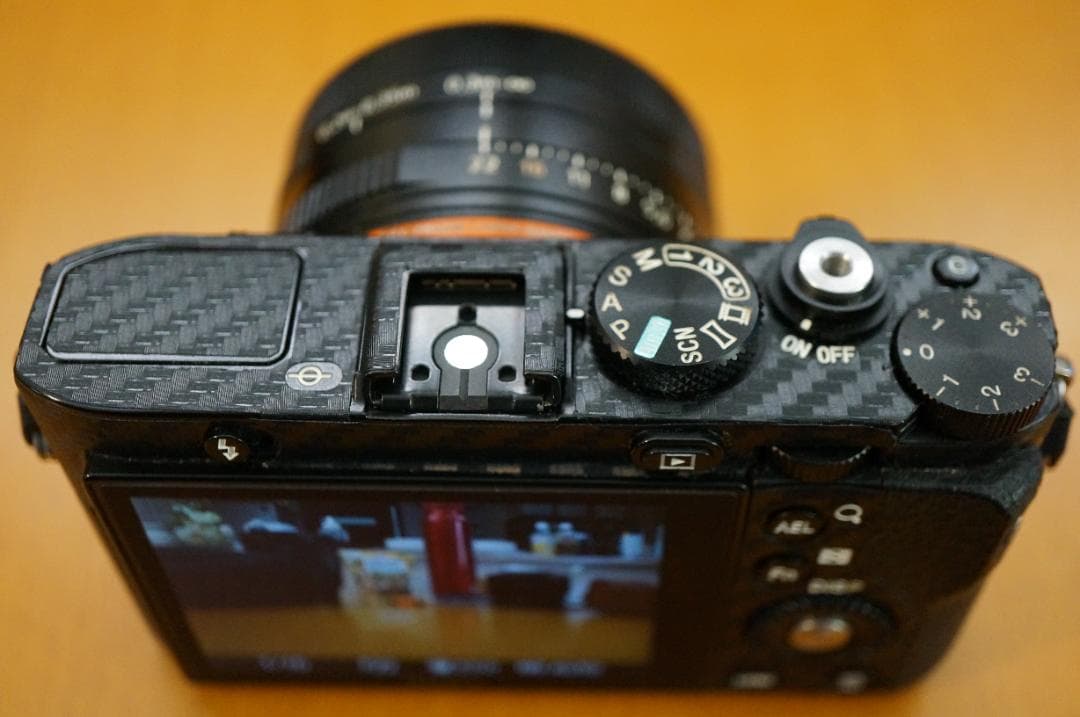 DSC-RX1 　保護ステッカー、予備バッテリー付き