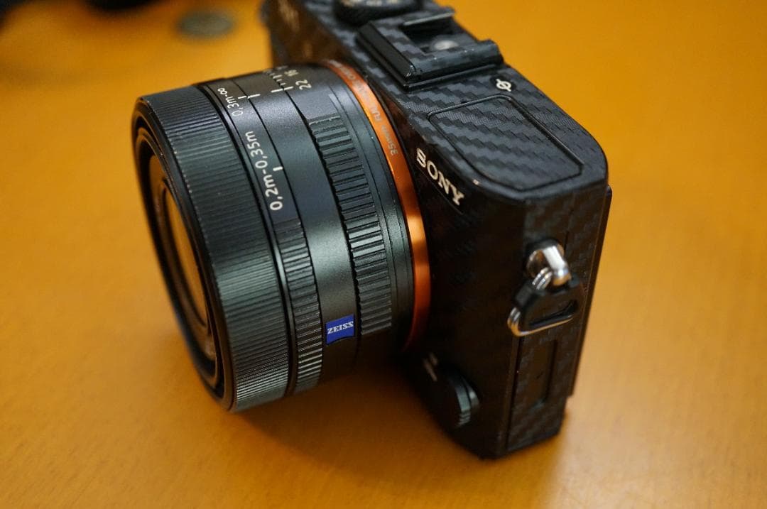 DSC-RX1 　保護ステッカー、予備バッテリー付き