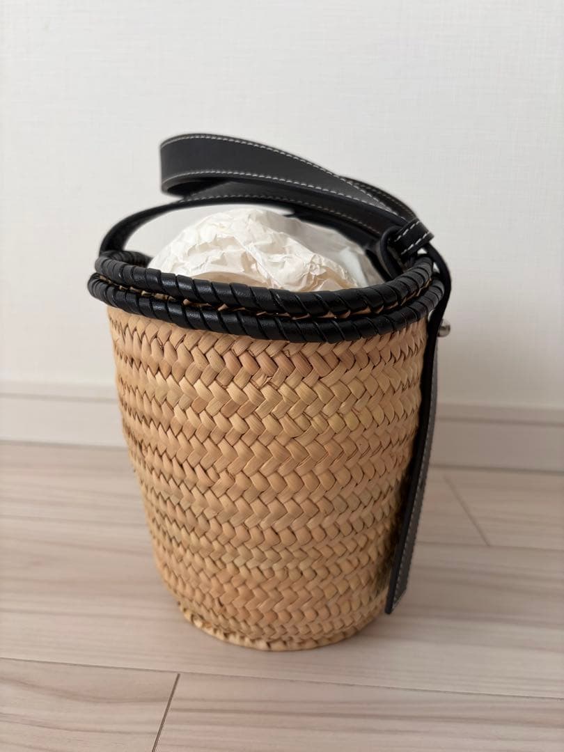 【本日24時まで価格】LOEWEロエベ　カゴバッグスモールブラック　保存袋付き