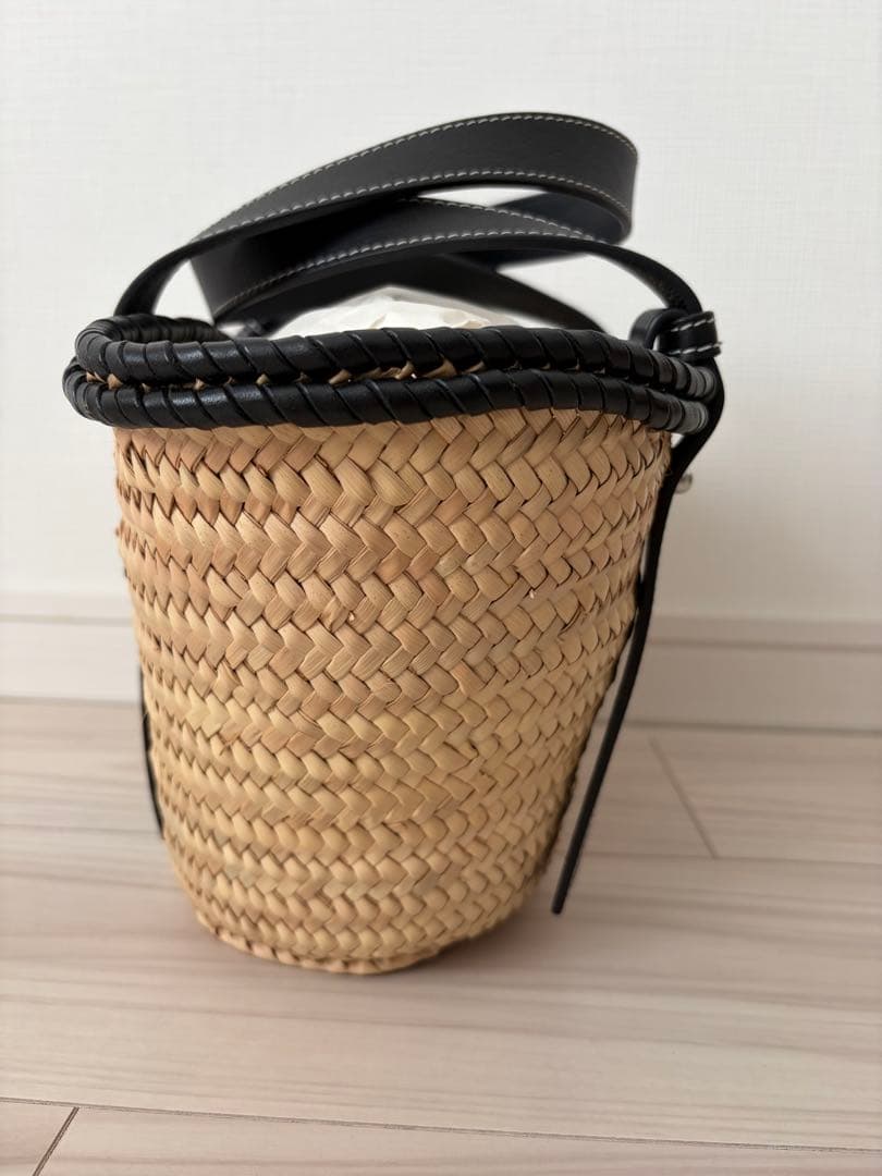 【本日24時まで価格】LOEWEロエベ　カゴバッグスモールブラック　保存袋付き