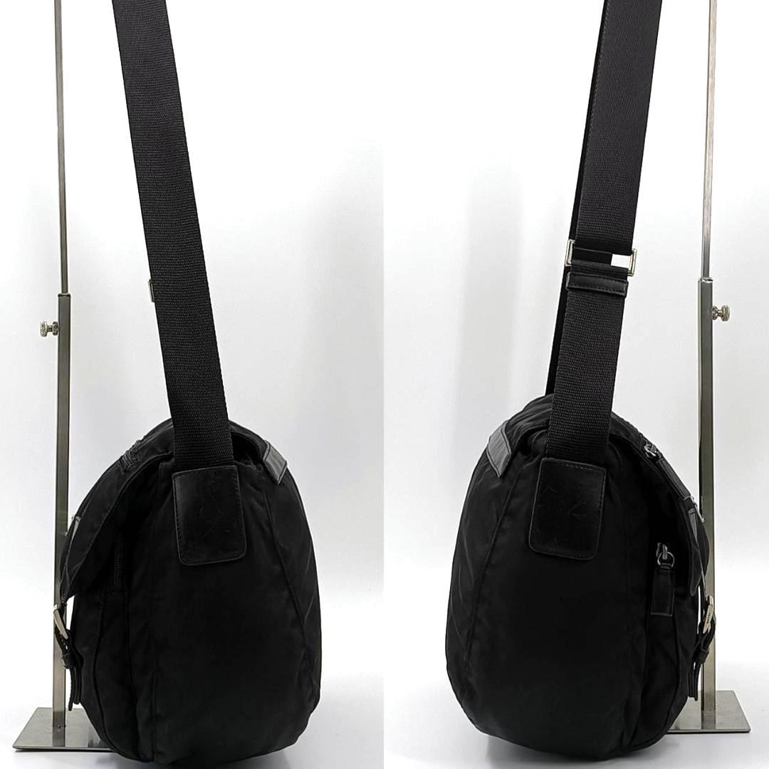 人気✨プラダ　ショルダーバッグ　メッセンジャー　三角ロゴ　ナイロン　レザー　黒