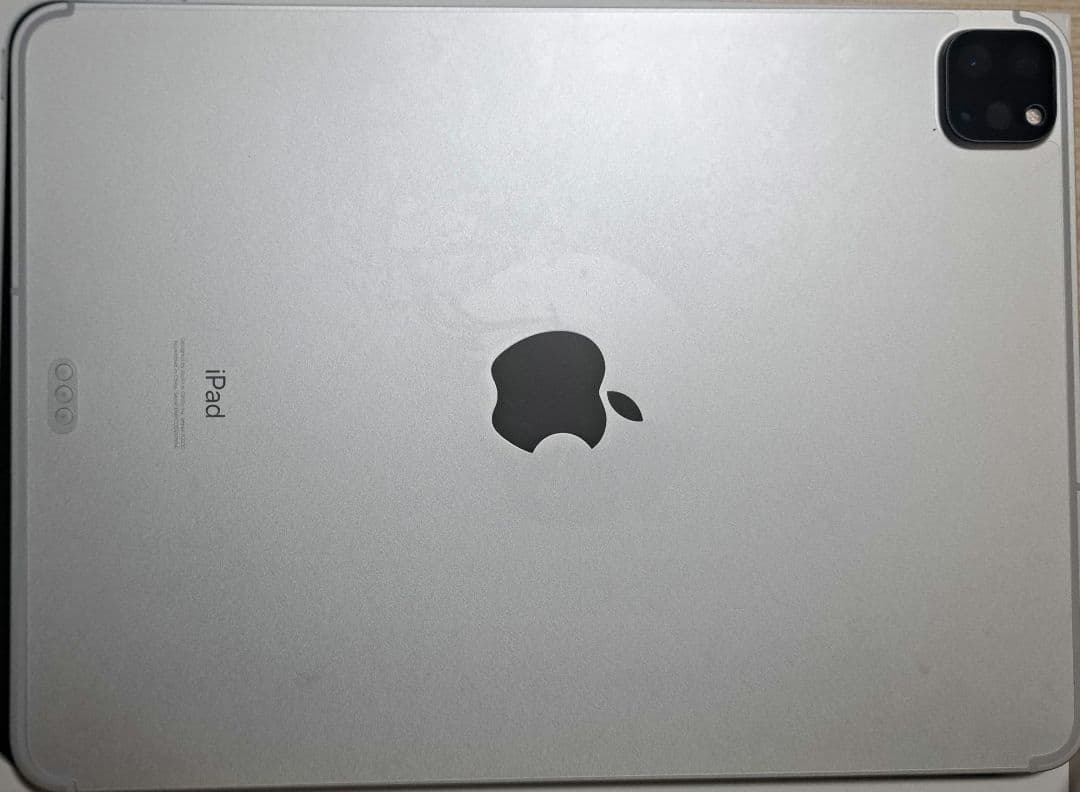 【極美品】iPad Pro 11インチ & Magic Keyboard 箱付き