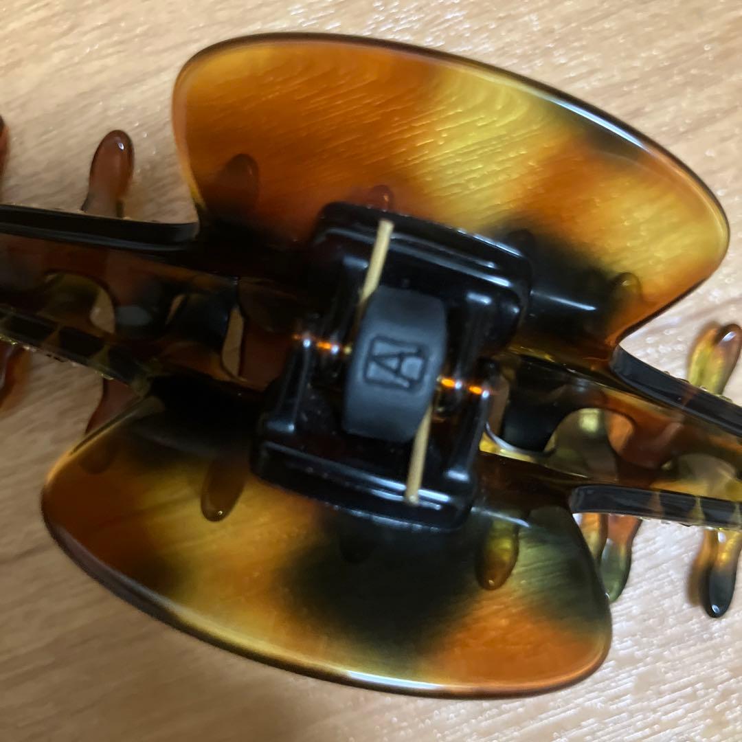 ALEXANDRE DE PARIS ヘアクリップ　新宿伊勢丹