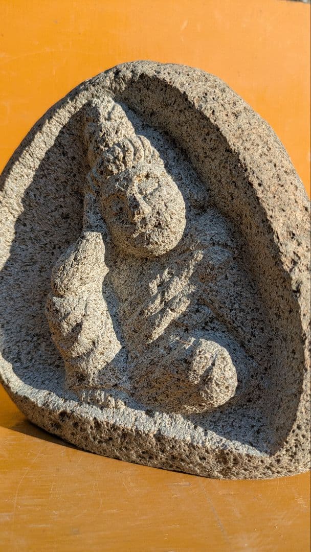 石仏、如意輪観音、石彫刻、倉田辰彦作