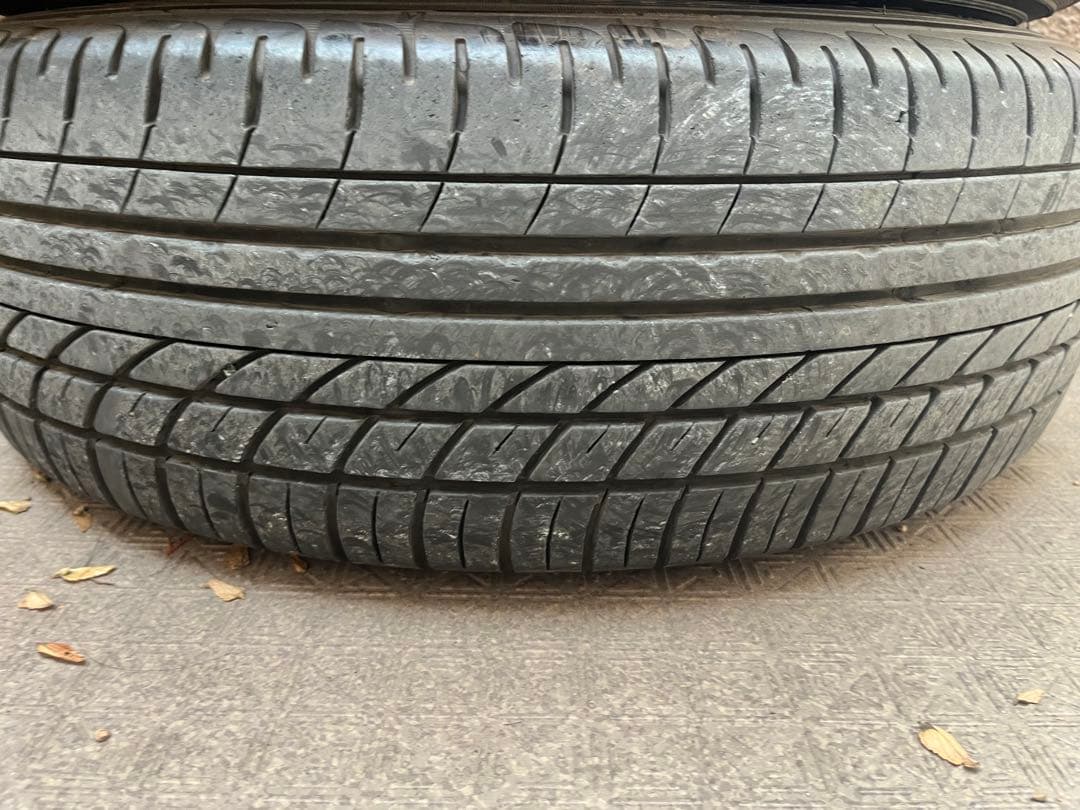 n*i様 ハイエースPARADA 16インチ タイヤホイールセット