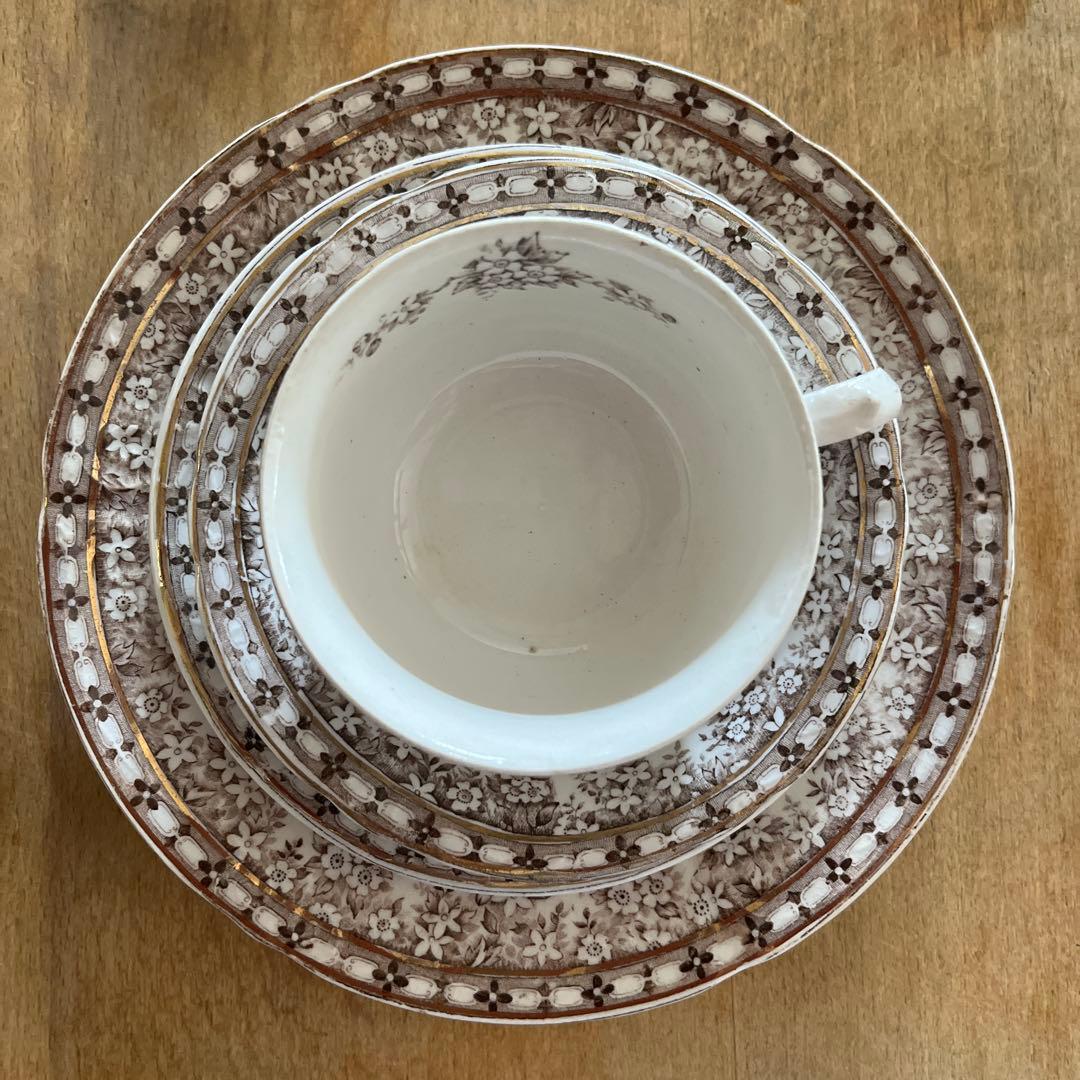 アンティーク　お花模様　カップ&ソーサー、ボウル、プレート4点セット