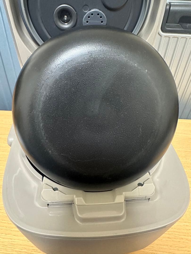 【象印炎舞炊き】圧力IH炊飯器NW-PV10 2023年製