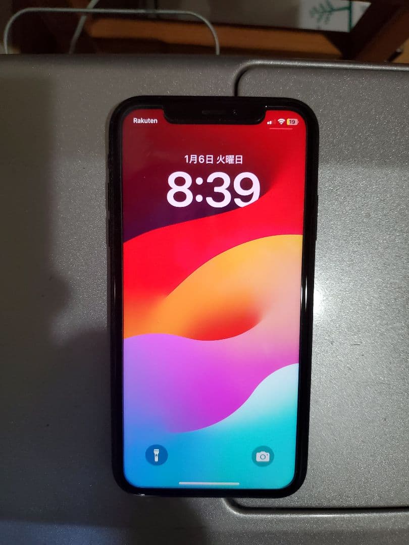 Apple iPhone XR ブラック 64GB フリー と交換用 バテリ