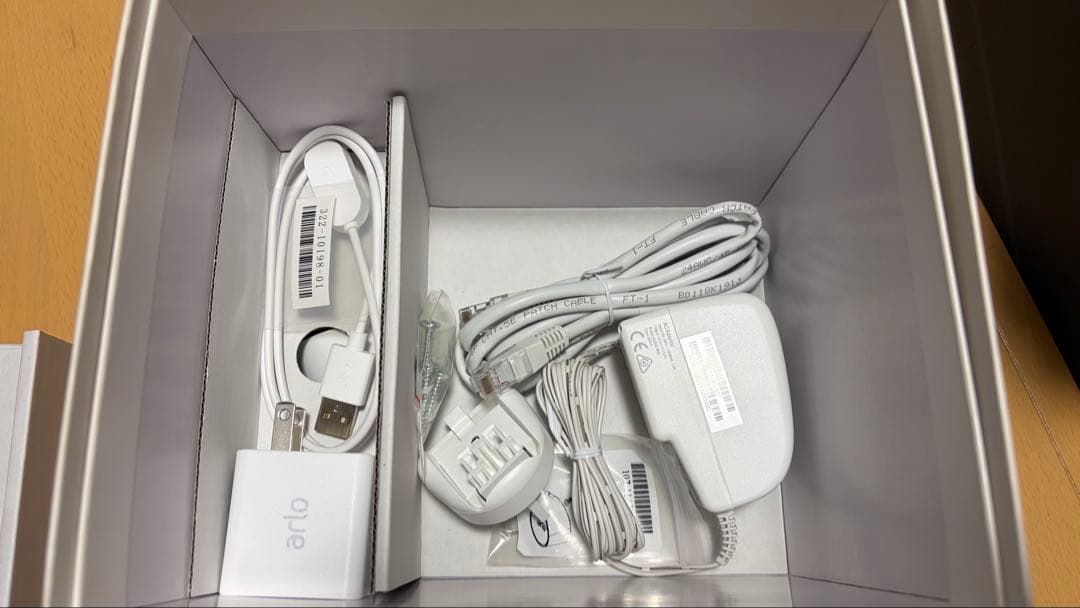 grfxkArloUltra Series 4K UHD 防犯カメラ2台