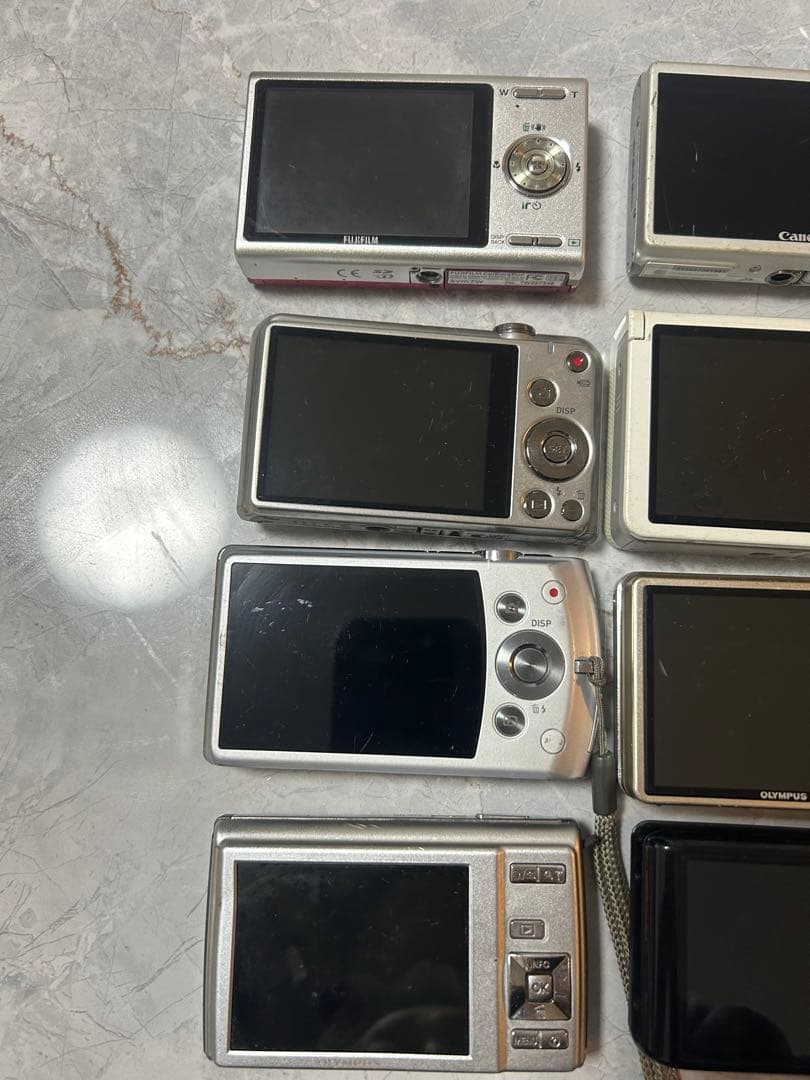 コンパクトデジカメ8台まとめ売り（ジャンク品）